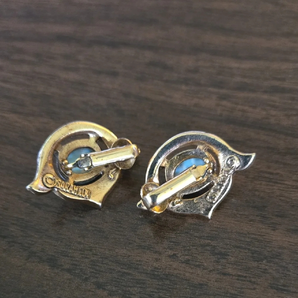 Elegant Gold and Blue Stone Earrings - Picture 2 of 2